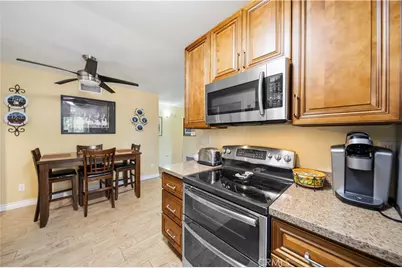 19508 Avenue Of The Oaks, Newhall, CA 91321 - Photo 17