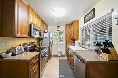 19508 Avenue Of The Oaks, Newhall, CA 91321 - Photo 15
