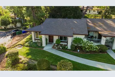 19508 Avenue Of The Oaks, Newhall, CA 91321 - Photo 3