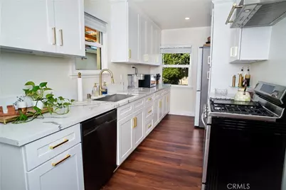6655 Yarmouth Avenue, Los Angeles, CA 91335 - Photo 5