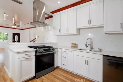 1330 W 48th, Los Angeles, CA 90037 - Photo 5