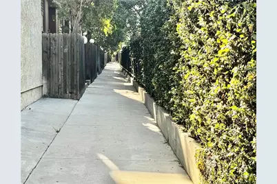 9131 Burnet Ave #23, North Hills, CA 91343 - Photo 25