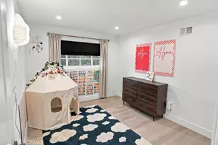 17000 Jeanine Pl, Granada Hills, CA 91344 - Photo 15