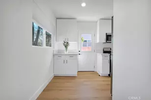 5547 Shoup, Woodland Hills, CA 91367 - Photo 31