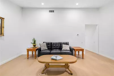19204 Avenue Of The Oaks #B, Newhall, CA 91321 - Photo 7