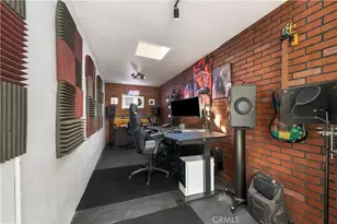 15741 Haynes St, Van Nuys, CA 91406 - Photo 25