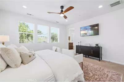 27314 Weldon Way, Saugus, CA 91350 - Photo 19