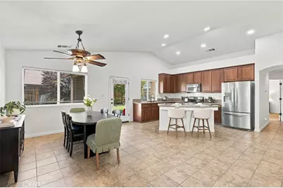 5116 Silver Clover, Bakersfield, CA 93313 - Photo 7