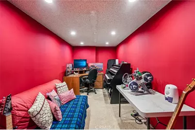 7718 Via Napoli, Burbank, CA 91504 - Photo 39