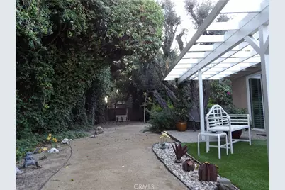 19260 Calahan Street, Northridge, CA 91324 - Photo 19