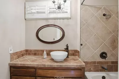 23134 La Granja, Valencia, CA 91354 - Photo 35