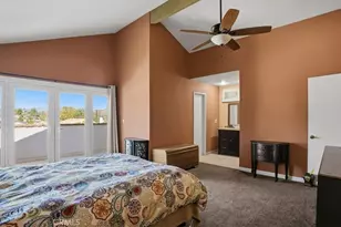 23134 La Granja, Valencia, CA 91354 - Photo 39