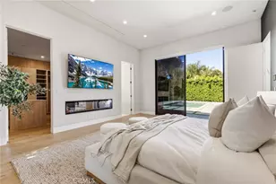 20141 Wells Dr, Woodland Hills, CA 91364 - Photo 17