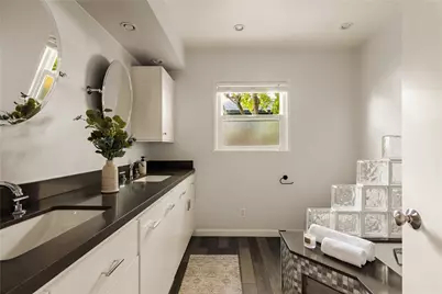 23642 Oxnard, Woodland Hills, CA 91367 - Photo 13