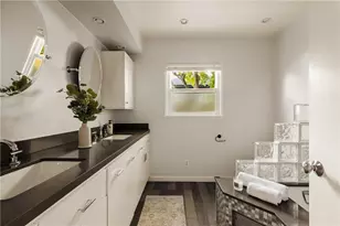 23642 Oxnard, Woodland Hills, CA 91367 - Photo 13