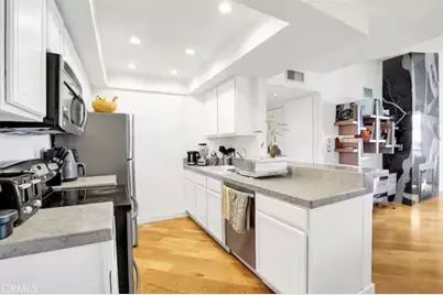 911 N Kings #306, West Hollywood, CA 90069 - Photo 9