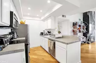 911 N Kings, West Hollywood, CA 90069 - Photo 9