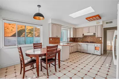 12384 Woodley Avenue, Granada Hills, CA 91344 - Photo 11