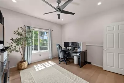 22239 Rolling Ridge Drive, Saugus, CA 91350 - Photo 47