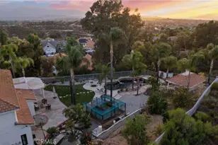 22239 Rolling Ridge Dr, Saugus, CA 91350 - Photo 3