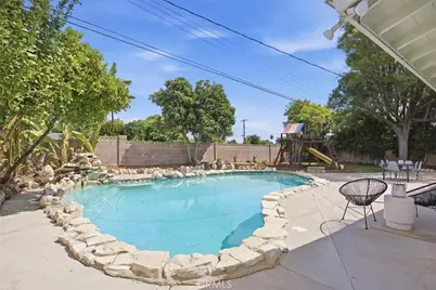 7812 Fairchild Street, Winnetka, CA 91306 - Photo 3
