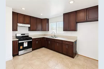 801 E Chestnut Street #8, Glendale, CA 91205 - Photo 3