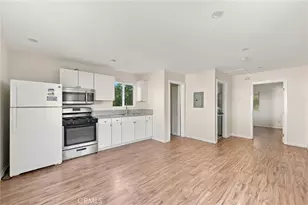 7455 Blewett Ave, Van Nuys, CA 91406 - Photo 29