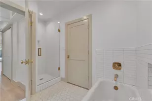11944 Hesby St, Valley Village, CA 91607 - Photo 25