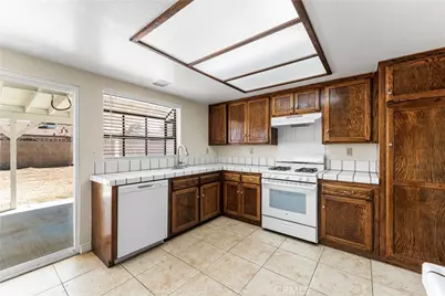 38470 Division, Palmdale, CA 93550 - Photo 15