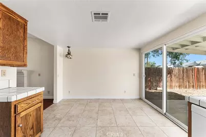 38470 Division, Palmdale, CA 93550 - Photo 11