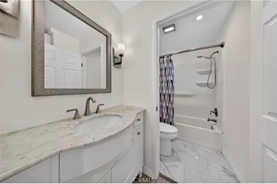 7025 Glade Ave. #2, Canoga Park, CA 91303 - Photo 11
