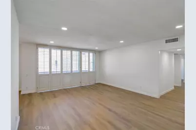 4915 Tyrone #325, Sherman Oaks, CA 91423 - Photo 5