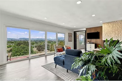 4229 Don Diablo, Los Angeles, CA 90008 - Photo 11