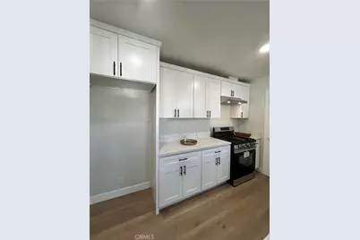 6724 Wynne Avenue, Los Angeles, CA 91335 - Photo 5