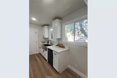 6724 Wynne Avenue, Los Angeles, CA 91335 - Photo 9
