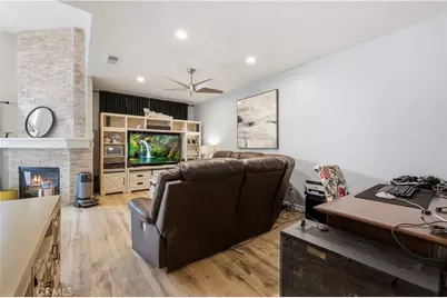 30341 Marigold, Castaic, CA 91384 - Photo 7