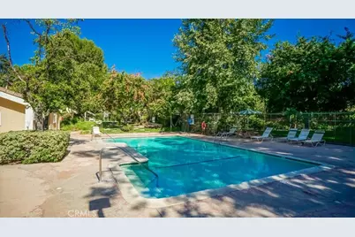 25628 Alicante, Valencia, CA 91355 - Photo 21