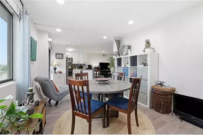 18530 Hatteras Street #337, Tarzana, CA 91356 - Photo 5