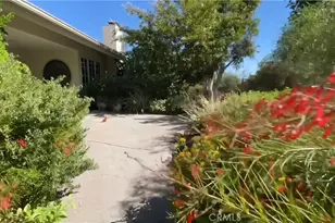 12546 Middlecoff Pl, Granada Hills, CA 91344 - Photo 55