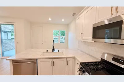 22739 Harmony, Saugus, CA 91350 - Photo 5