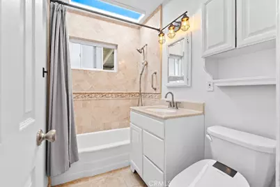 17610 Scherzinger, Canyon Country, CA 91387 - Photo 11
