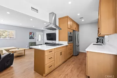 17610 Scherzinger, Canyon Country, CA 91387 - Photo 5