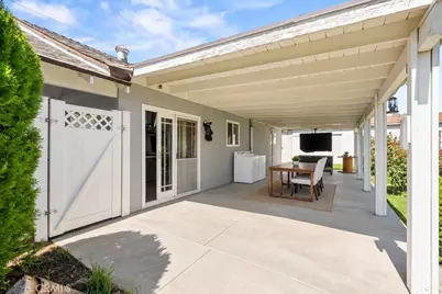 17610 Scherzinger, Canyon Country, CA 91387 - Photo 15