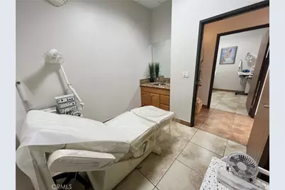 44517 Valley Central Way, Lancaster, CA 93536 - Photo 23