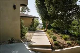17930 Karen Dr, Encino, CA 91316 - Photo 43