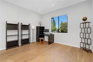 17812 Bromley Ct, Encino, CA 91316 - Photo 23