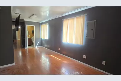 11486 Burbank Boulevard, North Hollywood, CA 91601 - Photo 5