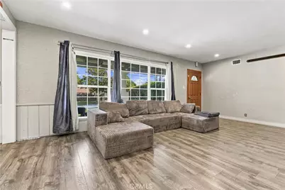 9625 Orion, North Hills, CA 91343 - Photo 7