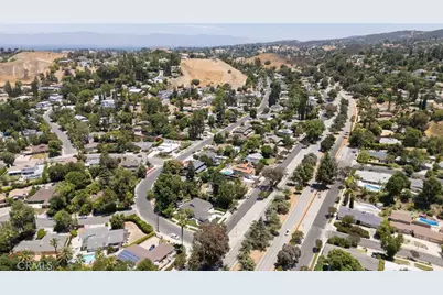 22850 Margarita, Woodland Hills, CA 91364 - Photo 35
