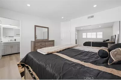 9927 Independence Avenue #C, Chatsworth, CA 91311 - Photo 15